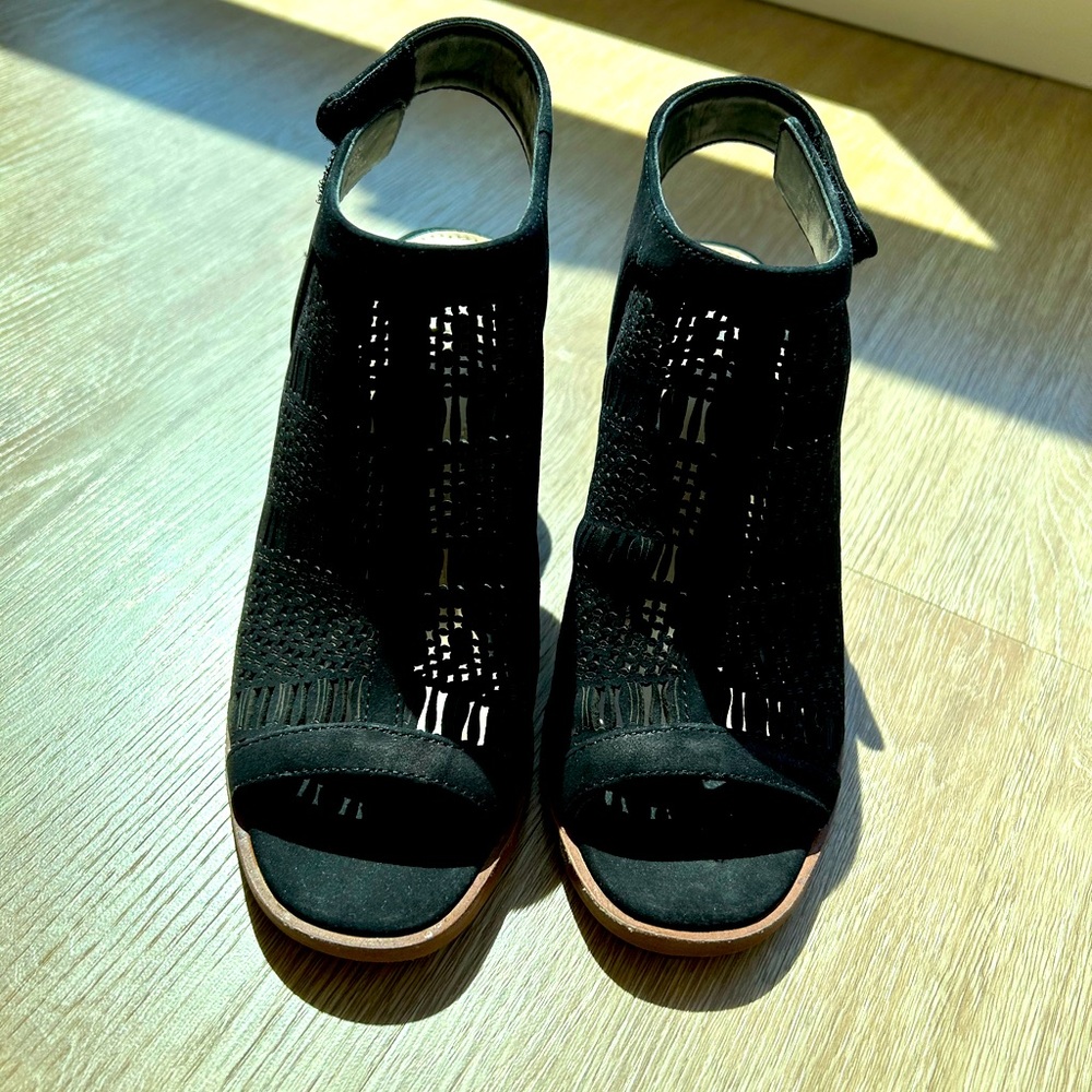 NWT - Vince Camuto Keannie Sandal -5